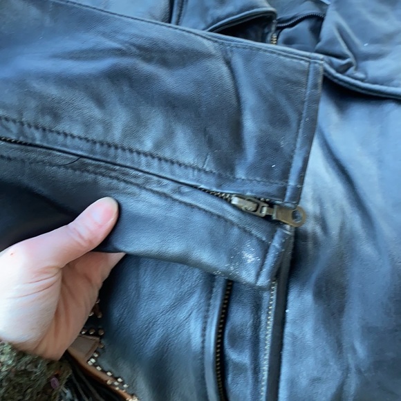 🎓$50/CollegeBlowoutSale📚-Reg$100-CustomSoftLeather jacket with fringe & rivets - Picture 8 of 9